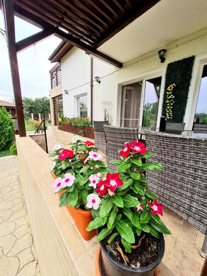 Nobless Villa Mereni  ภายนอก รูปภาพ
