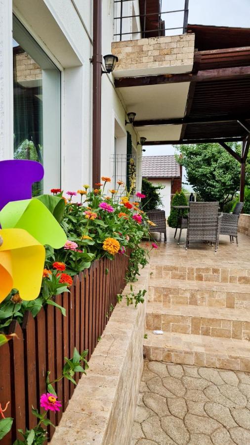 Nobless Villa Mereni  ภายนอก รูปภาพ